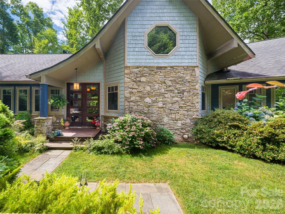935 Whites Lake Boulevard Saluda, NC 28773