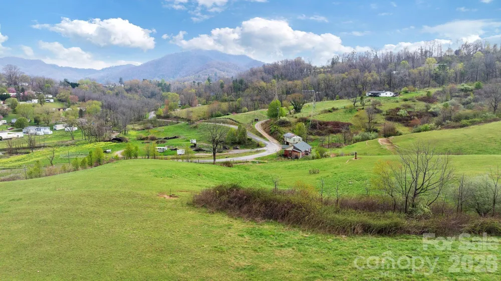 618 Beaverdam Street Canton, NC 28716