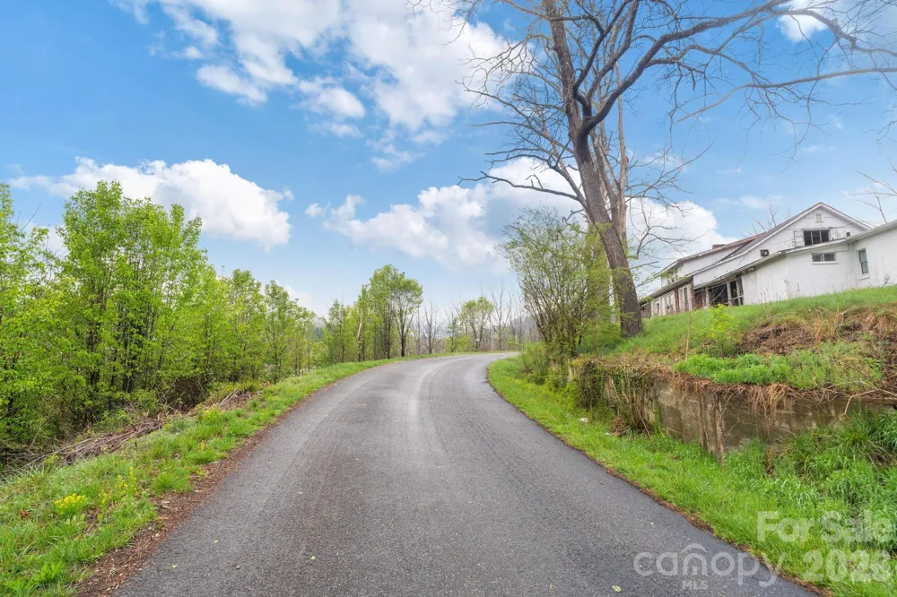 618 Beaverdam Street Canton, NC 28716