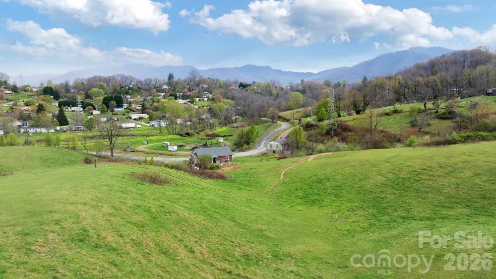 618 Beaverdam Street Canton, NC 28716