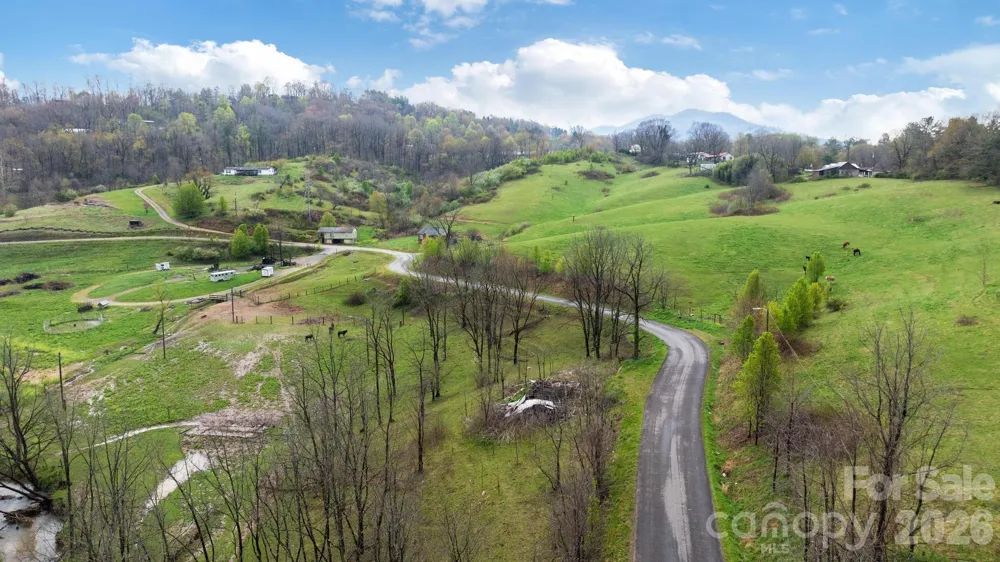 618 Beaverdam Street Canton, NC 28716