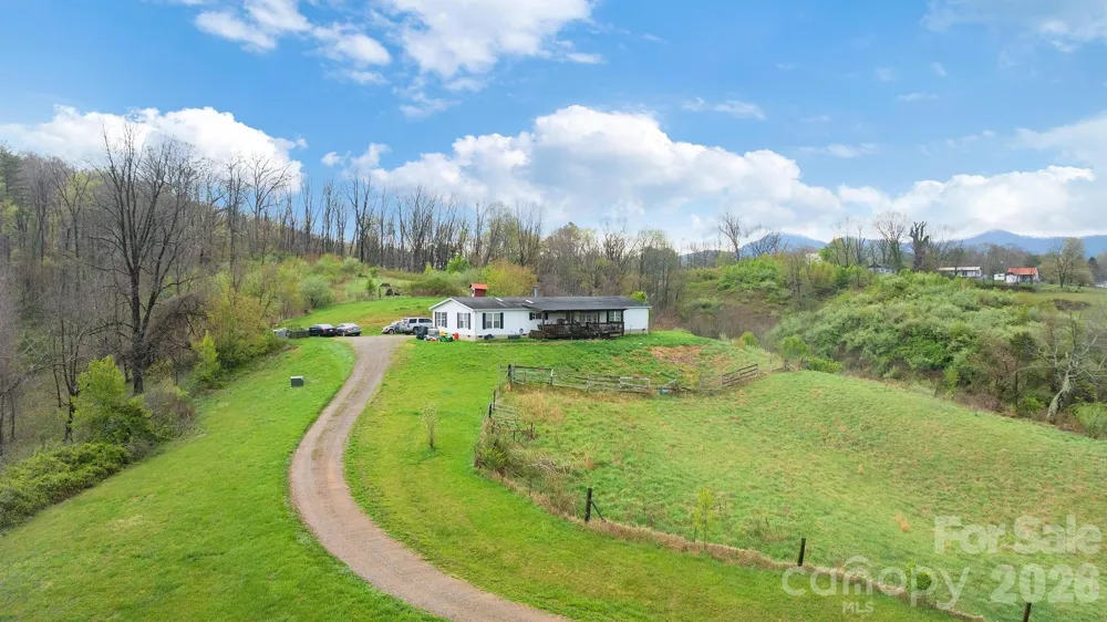 618 Beaverdam Street Canton, NC 28716