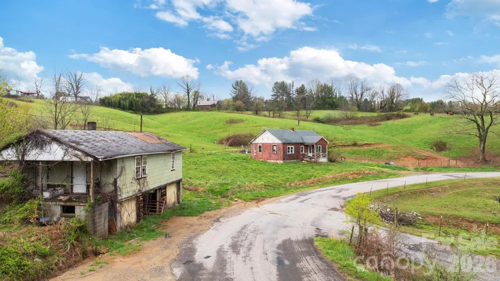 618 Beaverdam Street Canton, NC 28716