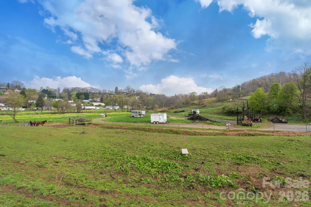 618 Beaverdam Street Canton, NC 28716