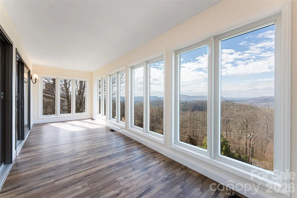 1203 Fleetwood Plaza Hendersonville, NC 28739