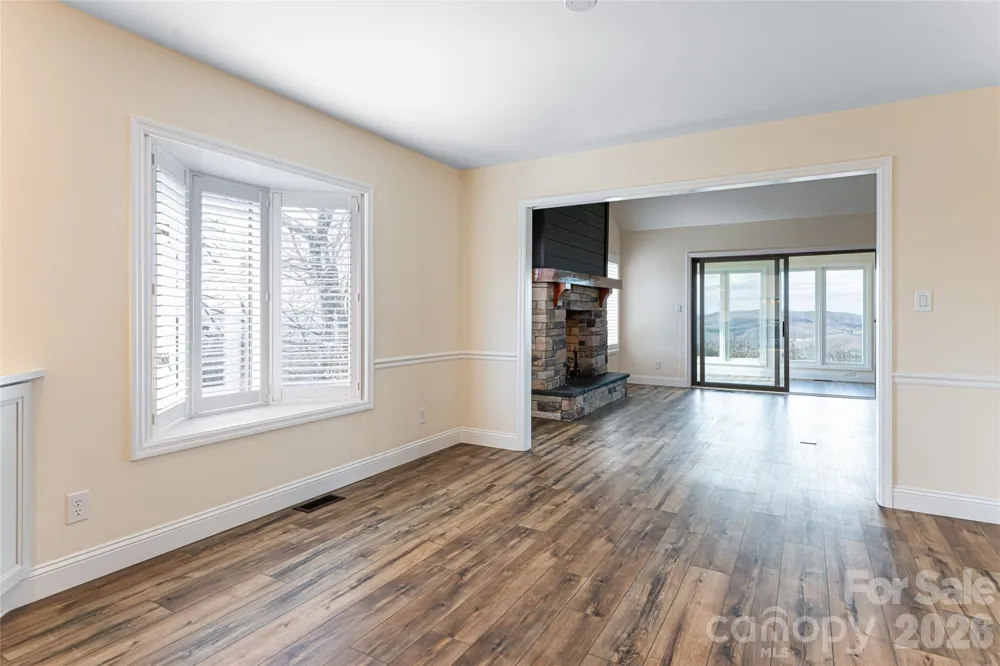 1203 Fleetwood Plaza Hendersonville, NC 28739