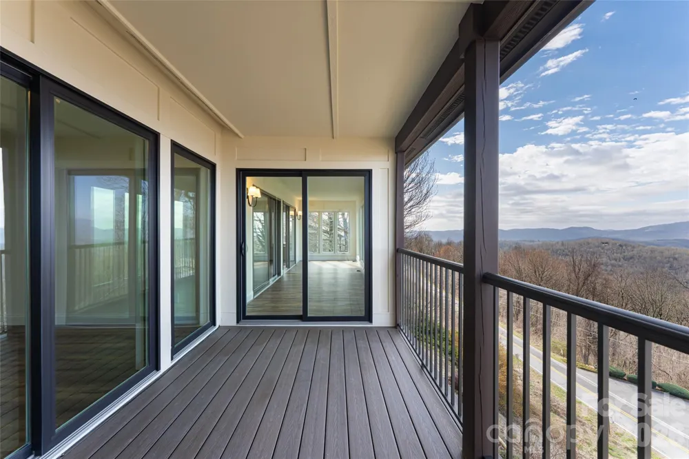 1203 Fleetwood Plaza Hendersonville, NC 28739