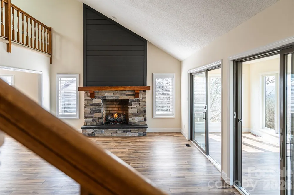1203 Fleetwood Plaza Hendersonville, NC 28739