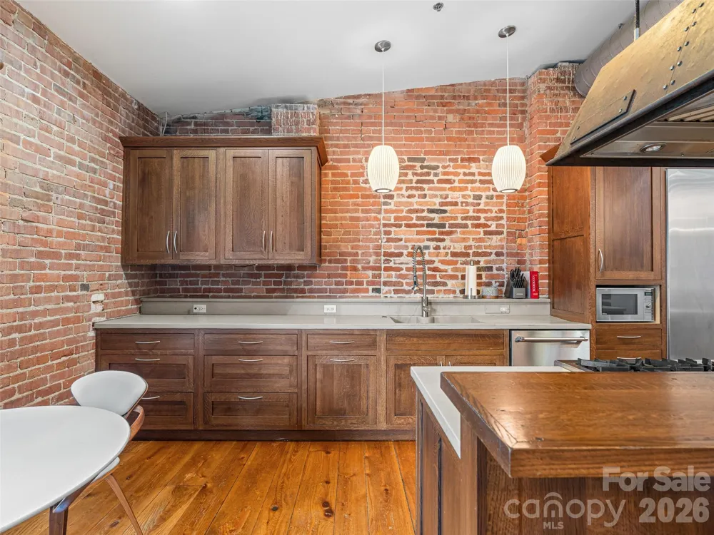 23 Rankin Avenue #301 Asheville, NC 28801