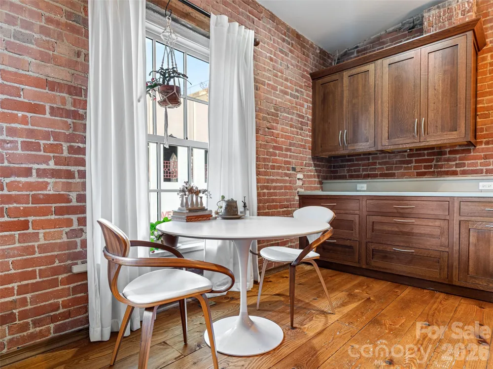 23 Rankin Avenue #301 Asheville, NC 28801