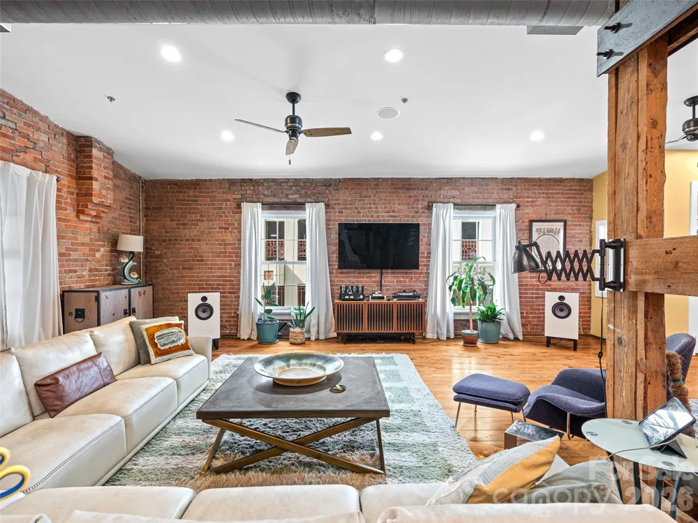 23 Rankin Avenue #301 Asheville, NC 28801
