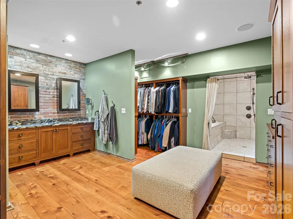 23 Rankin Avenue #301 Asheville, NC 28801