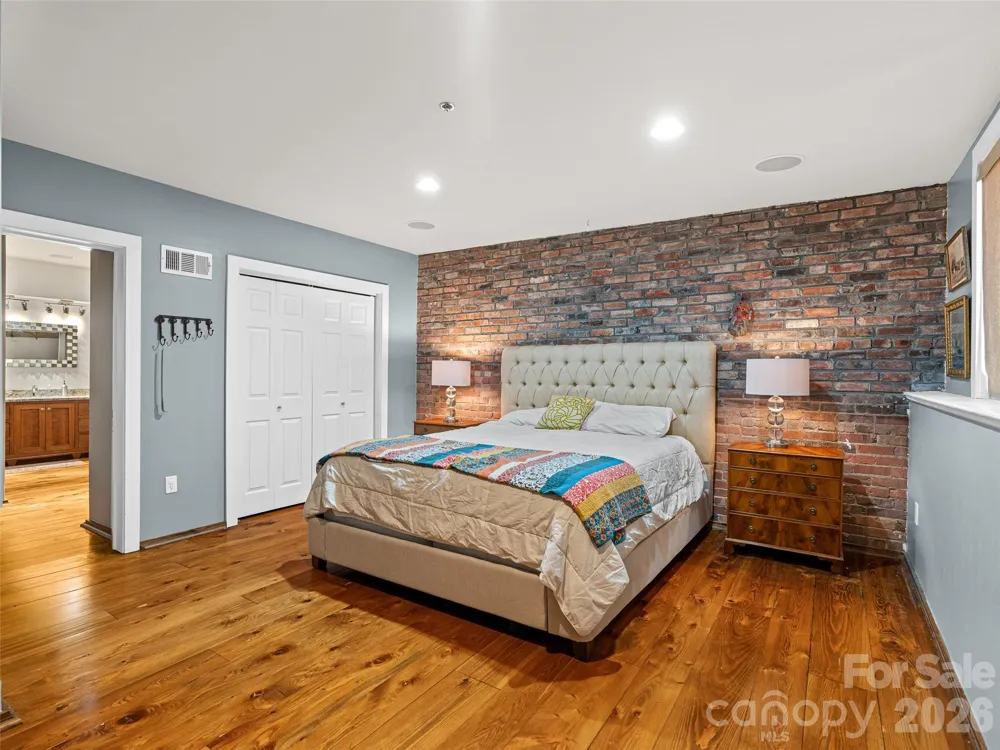 23 Rankin Avenue #301 Asheville, NC 28801
