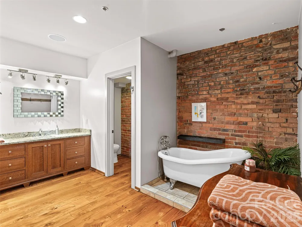 23 Rankin Avenue #301 Asheville, NC 28801