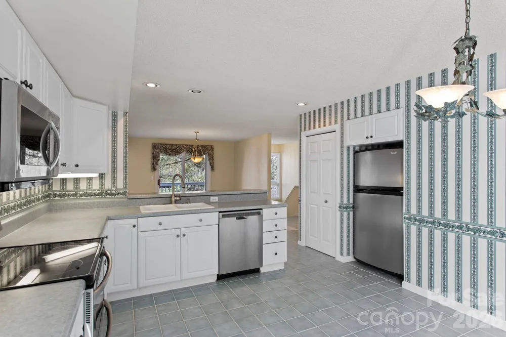 514 Cobblestone Lane Flat Rock, NC 28731