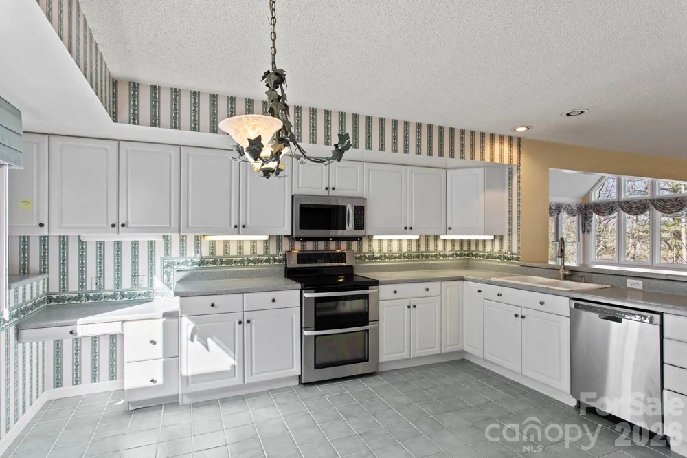 514 Cobblestone Lane Flat Rock, NC 28731