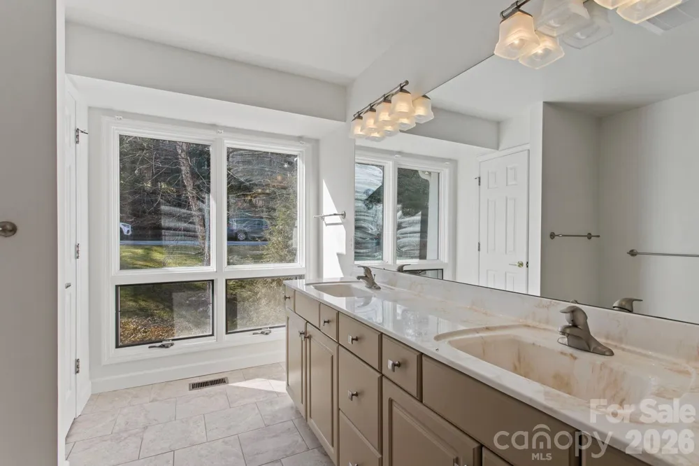 514 Cobblestone Lane Flat Rock, NC 28731