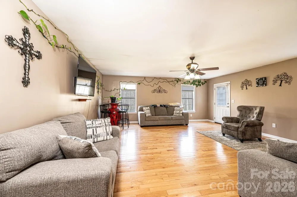 3229 15th Avenue NE Conover, NC 28613