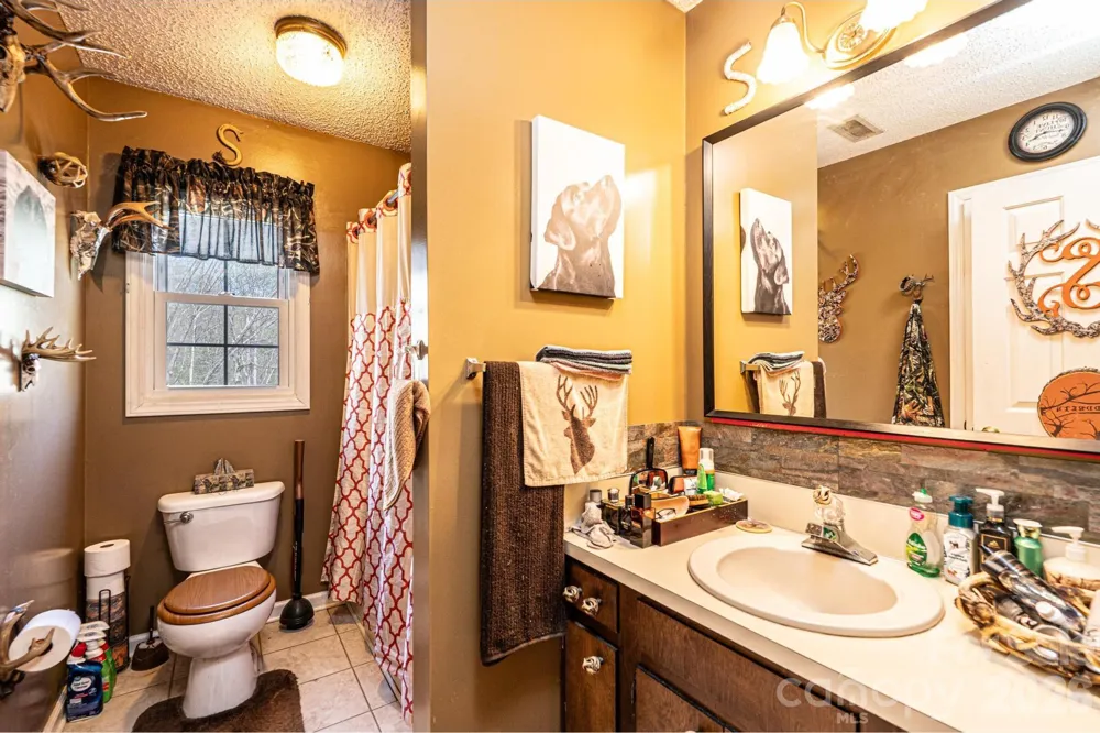 3229 15th Avenue NE Conover, NC 28613