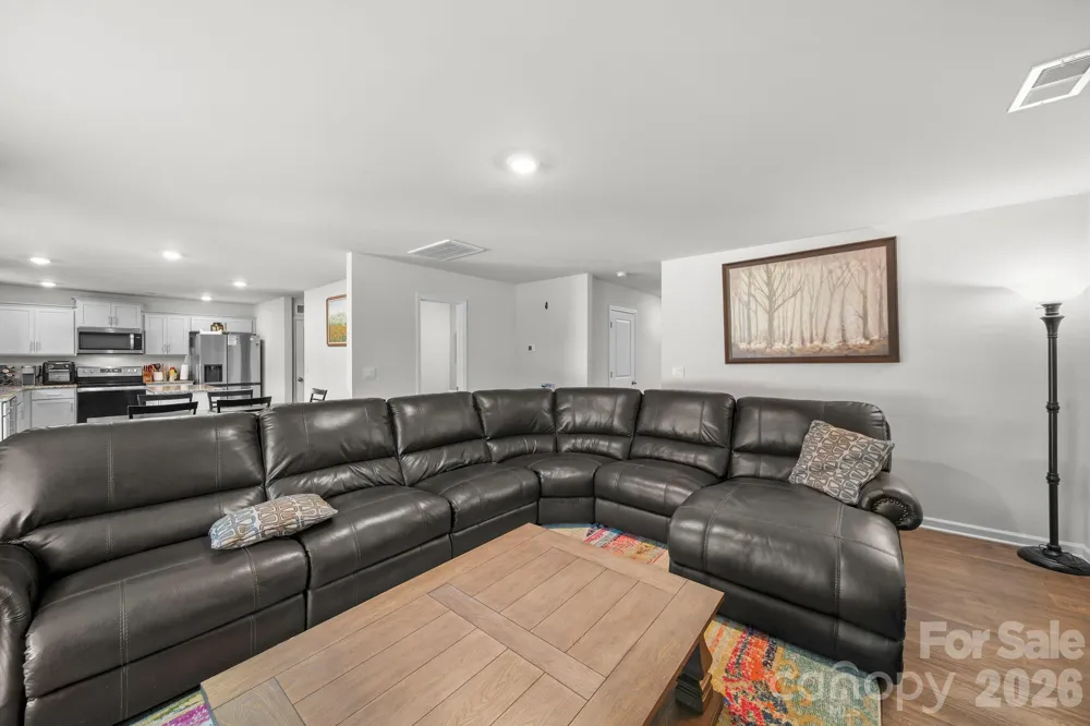 2130 Eastway Drive Dallas, NC 28034