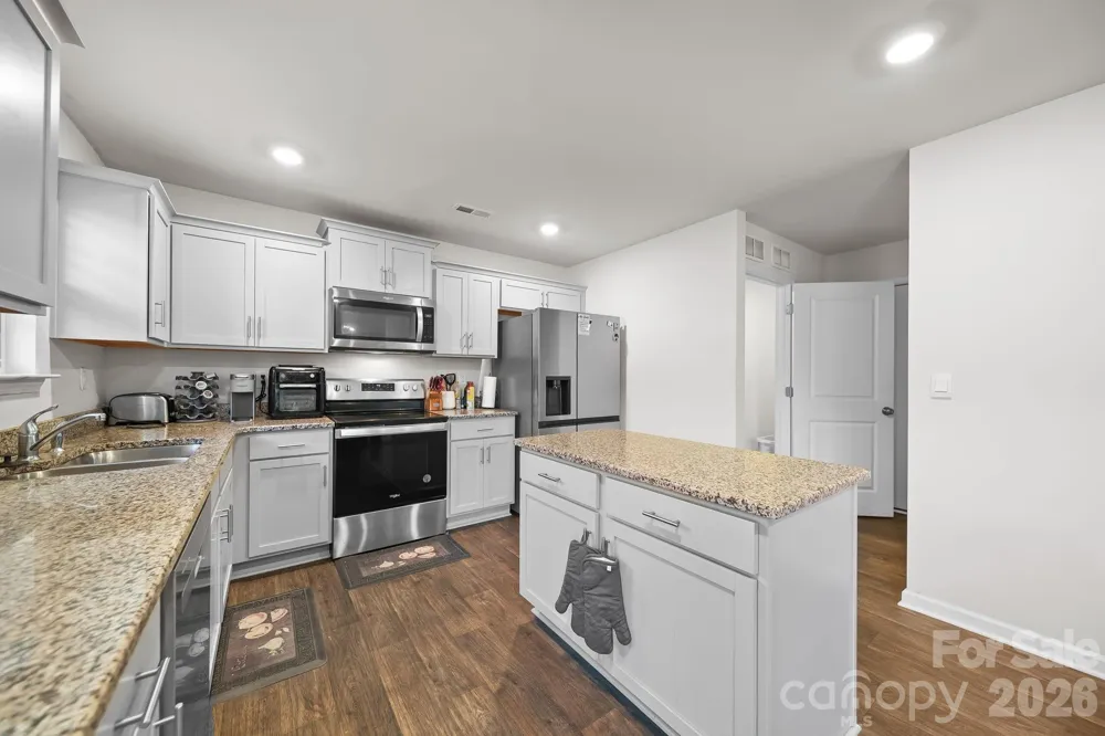 2130 Eastway Drive Dallas, NC 28034