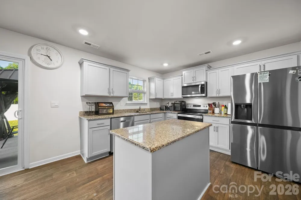 2130 Eastway Drive Dallas, NC 28034