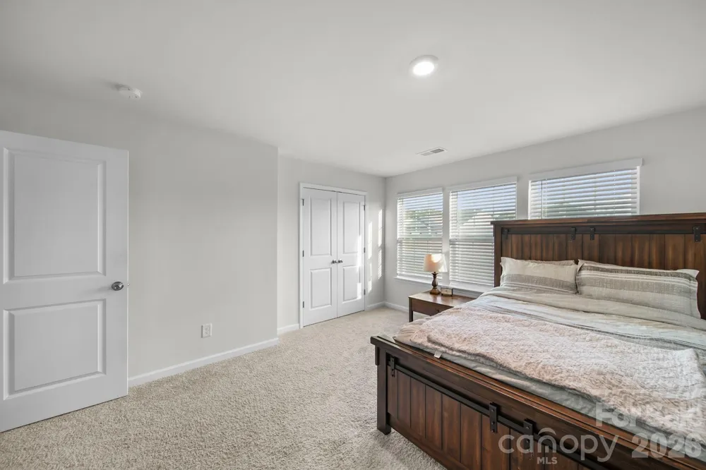 2130 Eastway Drive Dallas, NC 28034
