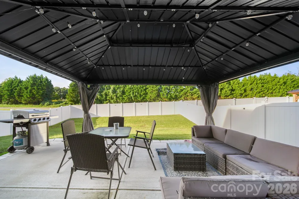 2130 Eastway Drive Dallas, NC 28034