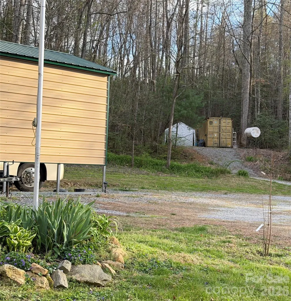 450 W Piney Mountain Road Whittier, NC 28789