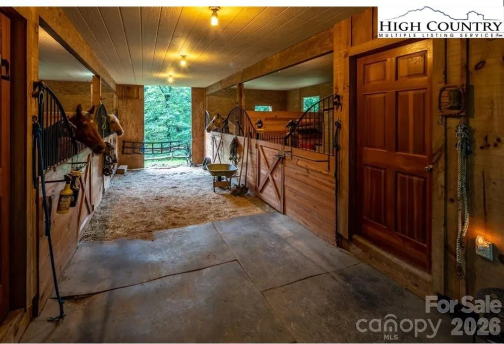 130 Hawkbill Road #+Barn+Apartment Ferguson, NC 28624