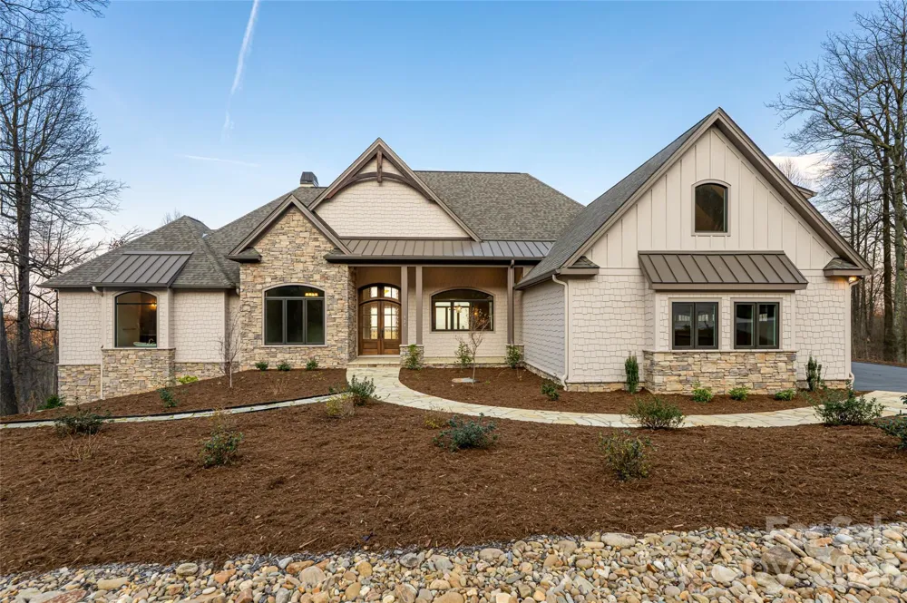 527 Falkirk Way Zirconia, NC 28790