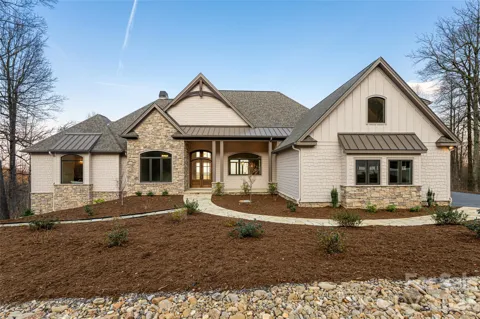 527 Falkirk Way