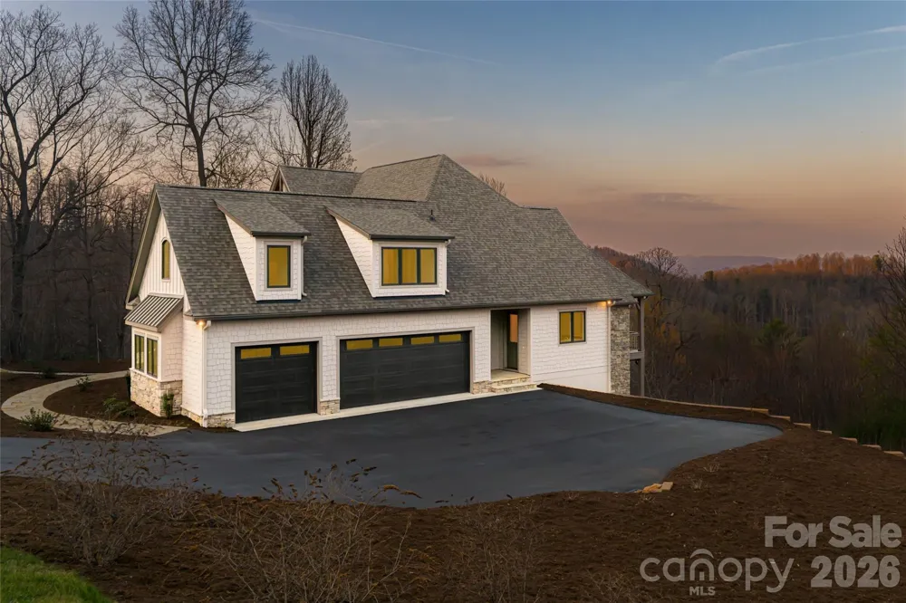 527 Falkirk Way Zirconia, NC 28790