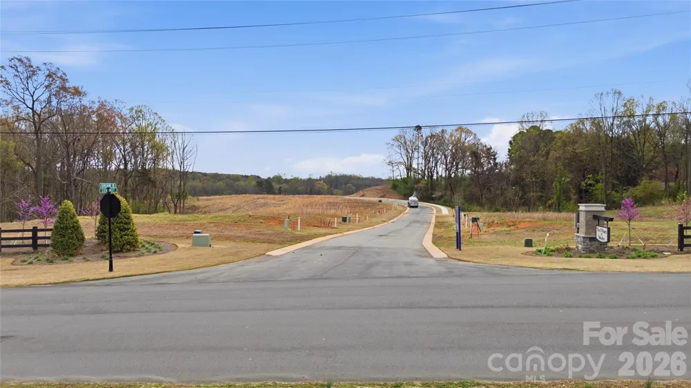 1821 Gkn Way Newton, NC 28658