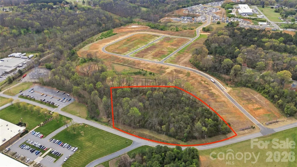 1821 Gkn Way Newton, NC 28658