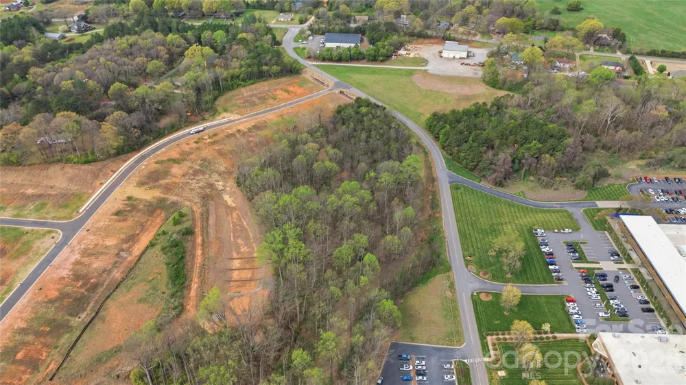 1821 Gkn Way Newton, NC 28658