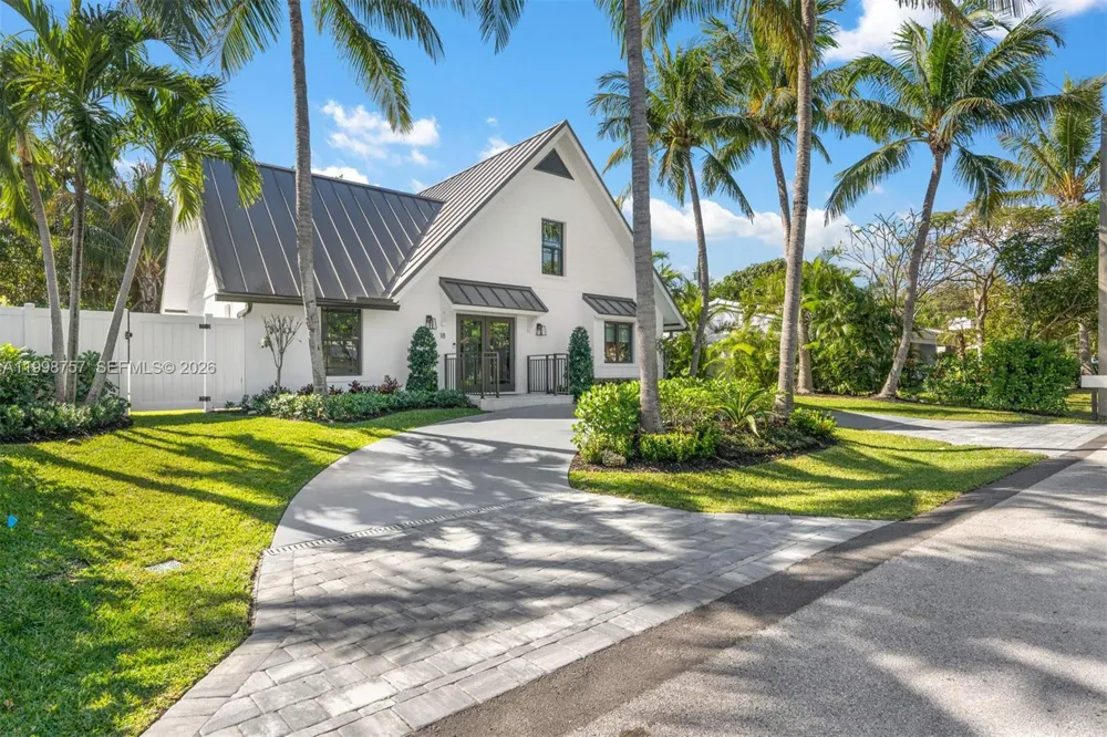 18 Hersey Dr Ocean Ridge, FL 33435