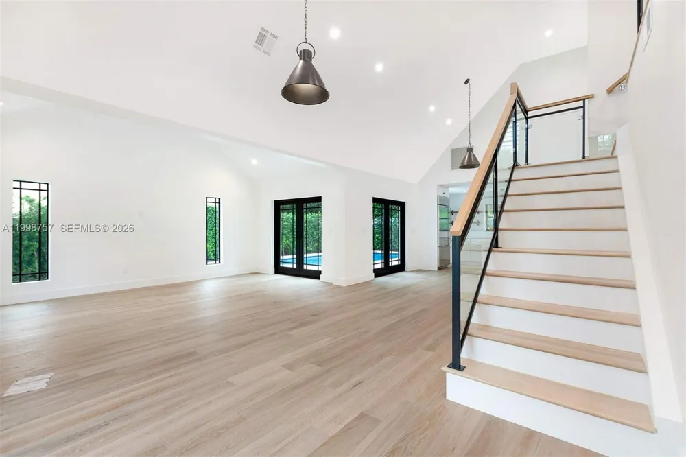 18 Hersey Dr Ocean Ridge, FL 33435