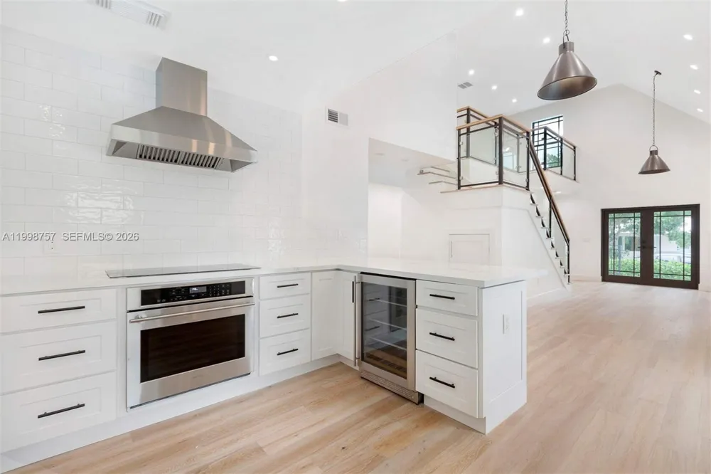 18 Hersey Dr Ocean Ridge, FL 33435