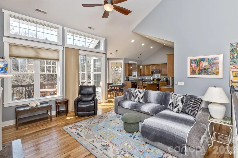37 Creekside View Drive Asheville, NC 28804