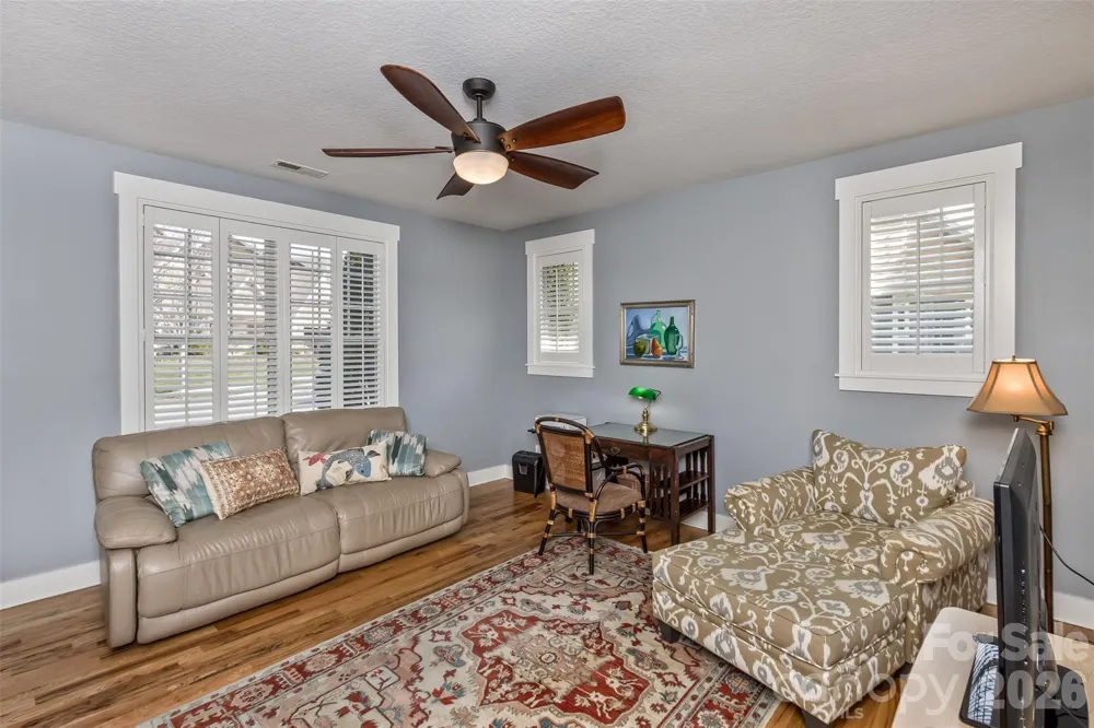 37 Creekside View Drive Asheville, NC 28804