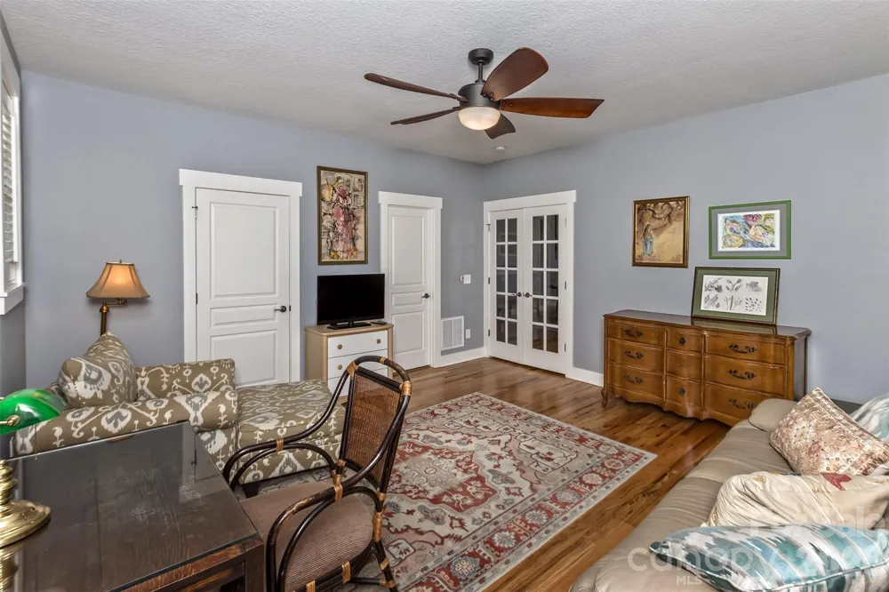 37 Creekside View Drive Asheville, NC 28804