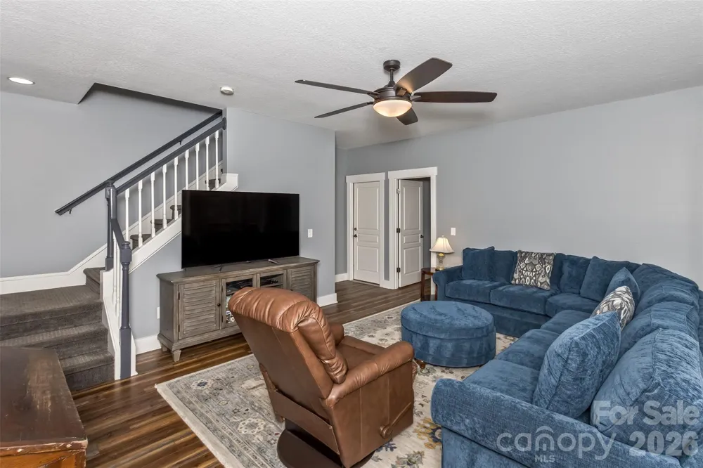 37 Creekside View Drive Asheville, NC 28804