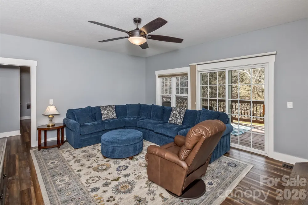 37 Creekside View Drive Asheville, NC 28804
