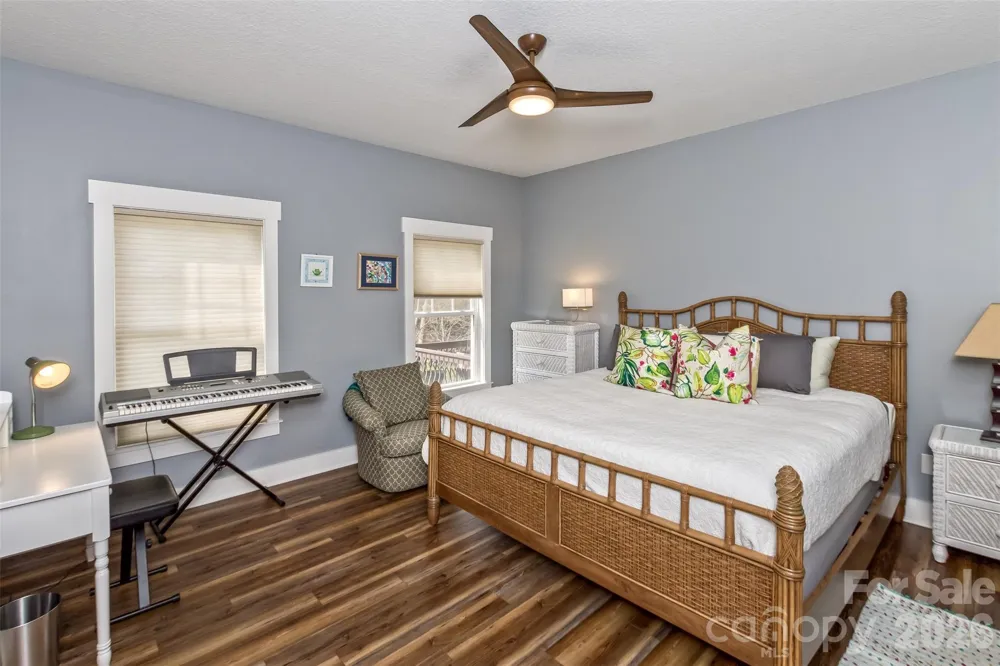 37 Creekside View Drive Asheville, NC 28804