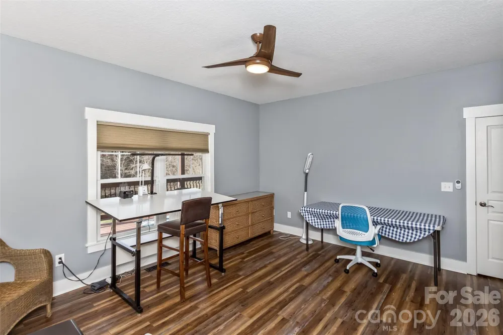 37 Creekside View Drive Asheville, NC 28804