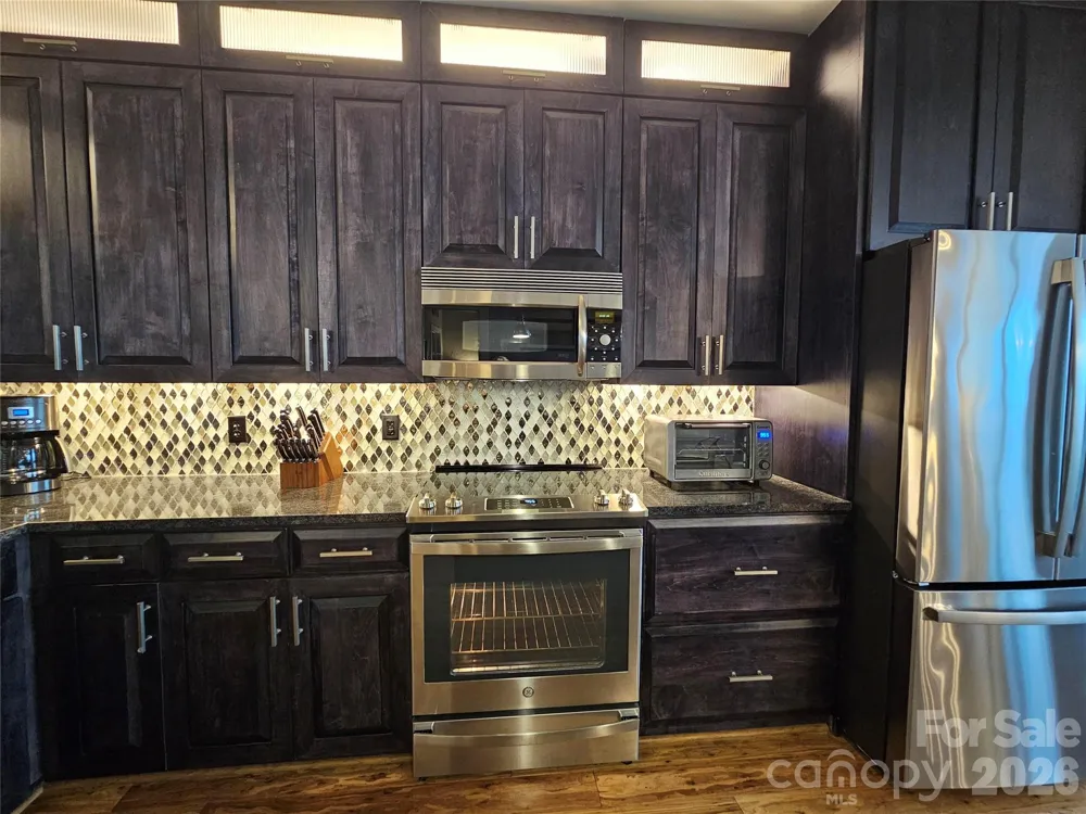 333 W Trade Street #1202 Charlotte, NC 28202