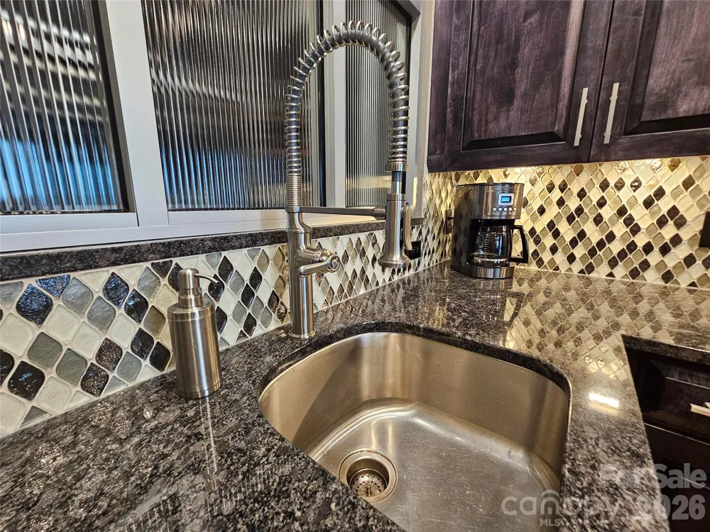 333 W Trade Street #1202 Charlotte, NC 28202