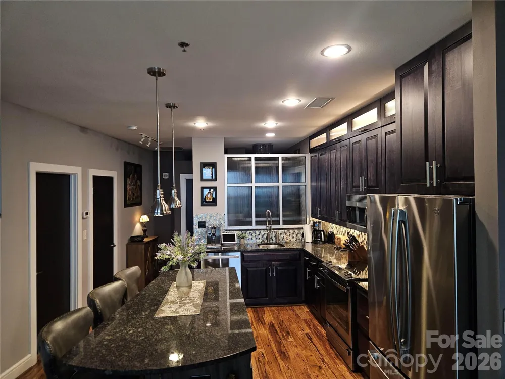 333 W Trade Street #1202 Charlotte, NC 28202