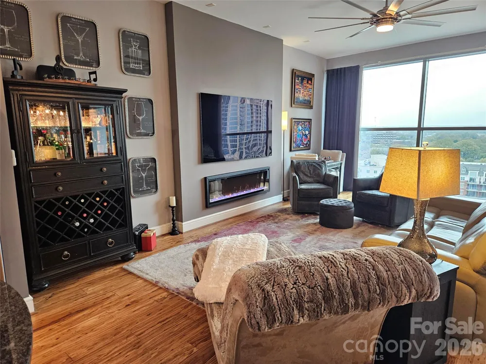 333 W Trade Street #1202 Charlotte, NC 28202